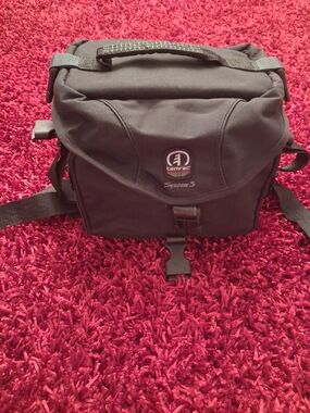 System 5 Black Camera Shoulder Bag